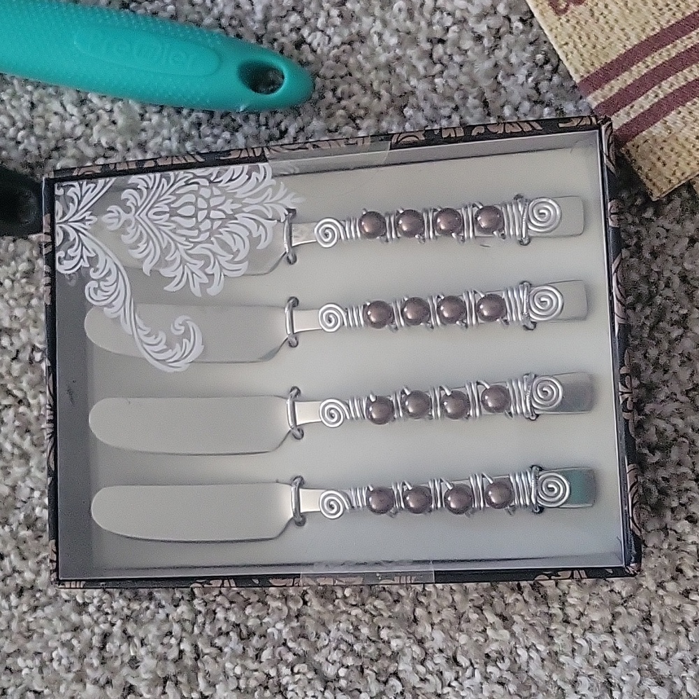 Kitchen items - Picture 2 of 7